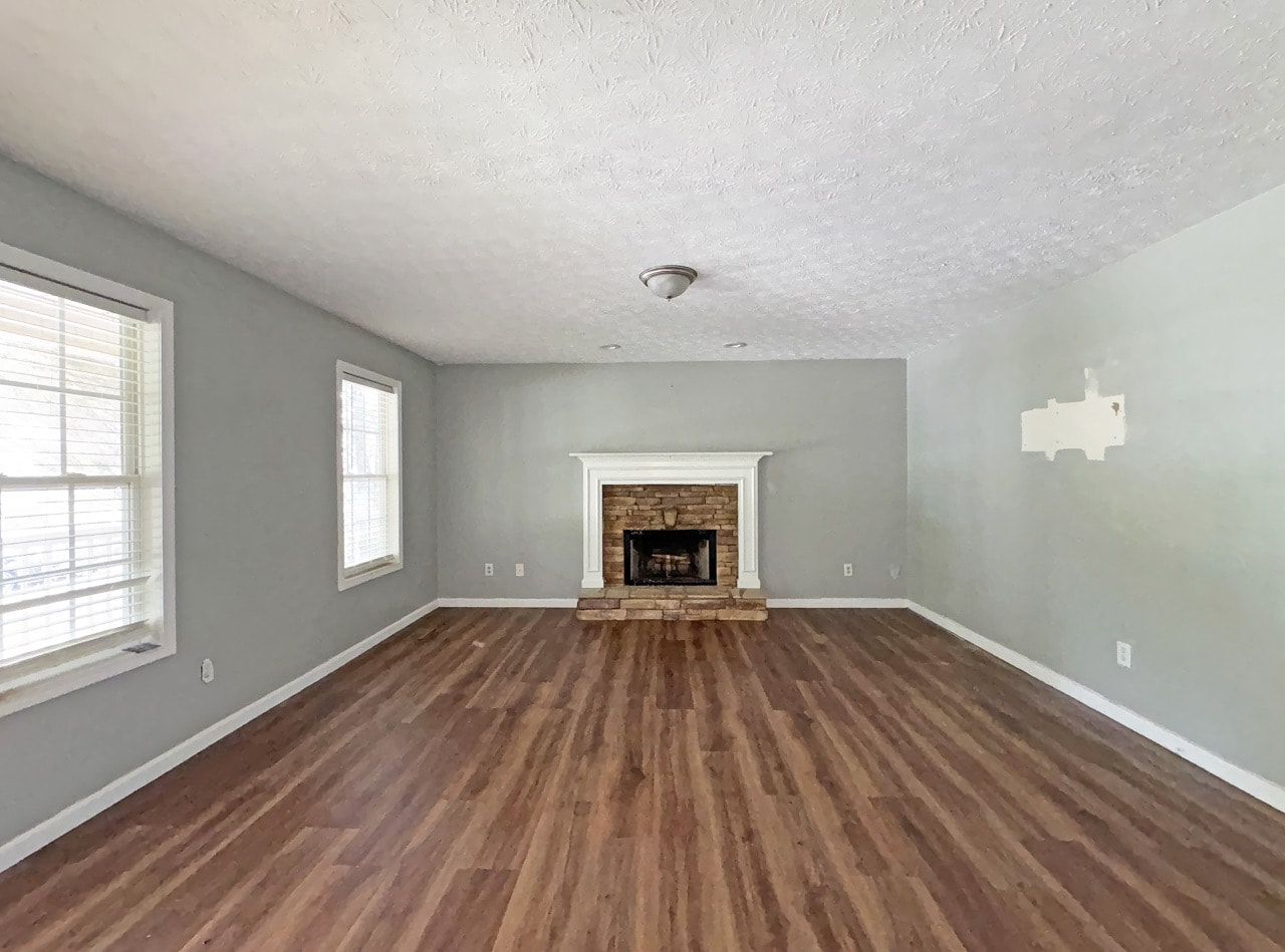 RENT READY SUBTO in Dallas GA 🔥🔥 w POOL ⛱️ NO PMT TIL AUGUST 🚨 NO HOA or Rental Restrictions 😍 NO Pre-approval or Credit Check 🚫 - photo 9