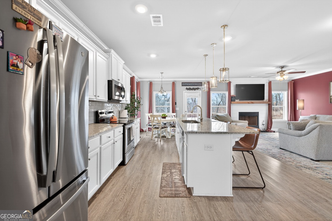 SUBTO in Covington GA ๐ฅ๐ฅ 5.75% Locked In Rate ๐ Master on Main + Basement ๐ Bonus Room + Media Room + Fireplace ๐ฌ NO Pre-approval or Credit Check ๐ซ - photo 12