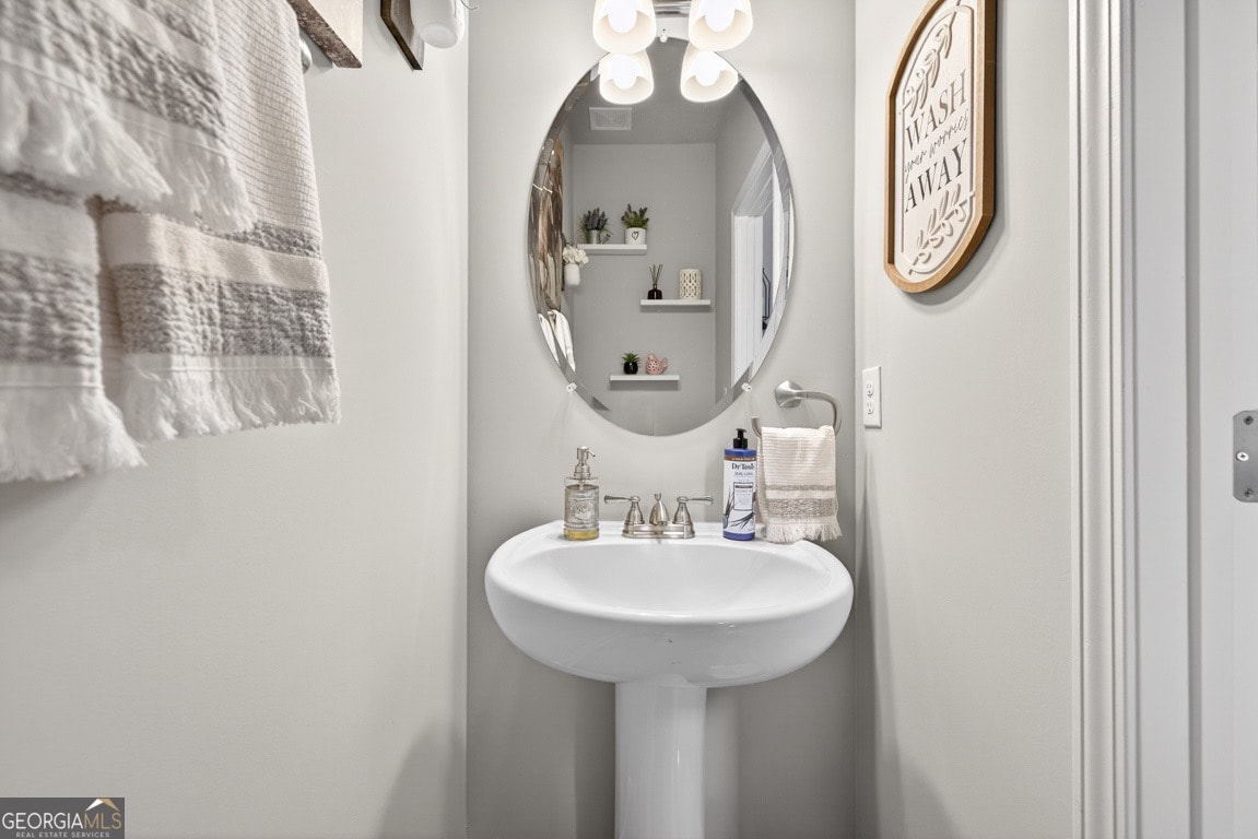 SUBTO in Covington GA ๐ฅ๐ฅ 5.75% Locked In Rate ๐ Master on Main + Basement ๐ Bonus Room + Media Room + Fireplace ๐ฌ NO Pre-approval or Credit Check ๐ซ - photo 36