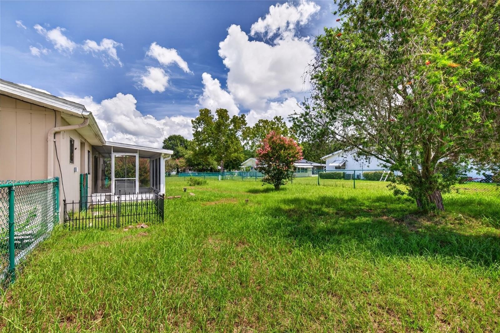 ๐ด 55+ Subto Deal in Ocala FL ๐ด Block 2/2 with Screened Lanai ๐
Pool + Clubhouse ๐ About 11% Down ๐๏ธ NO Pre-approval or Credit Check ๐
- photo 19