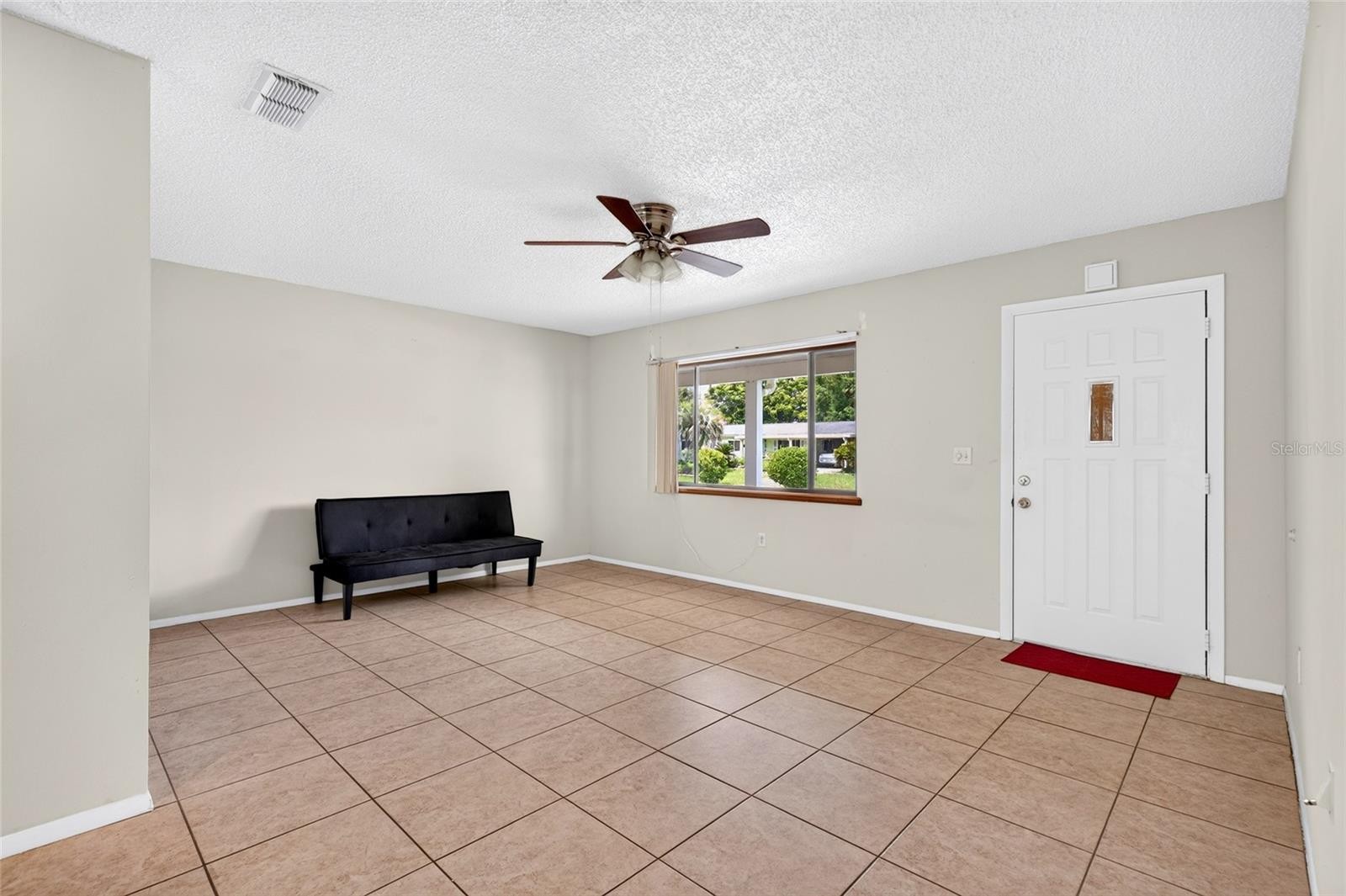 ๐ด 55+ Subto Deal in Ocala FL ๐ด Block 2/2 with Screened Lanai ๐
Pool + Clubhouse ๐ About 11% Down ๐๏ธ NO Pre-approval or Credit Check ๐
- photo 4