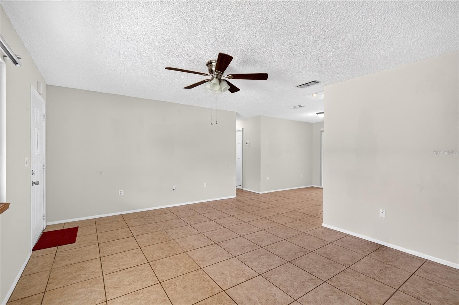 ๐ด 55+ Subto Deal in Ocala FL ๐ด Block 2/2 with Screened Lanai ๐
Pool + Clubhouse ๐ About 11% Down ๐๏ธ NO Pre-approval or Credit Check ๐
- photo 7