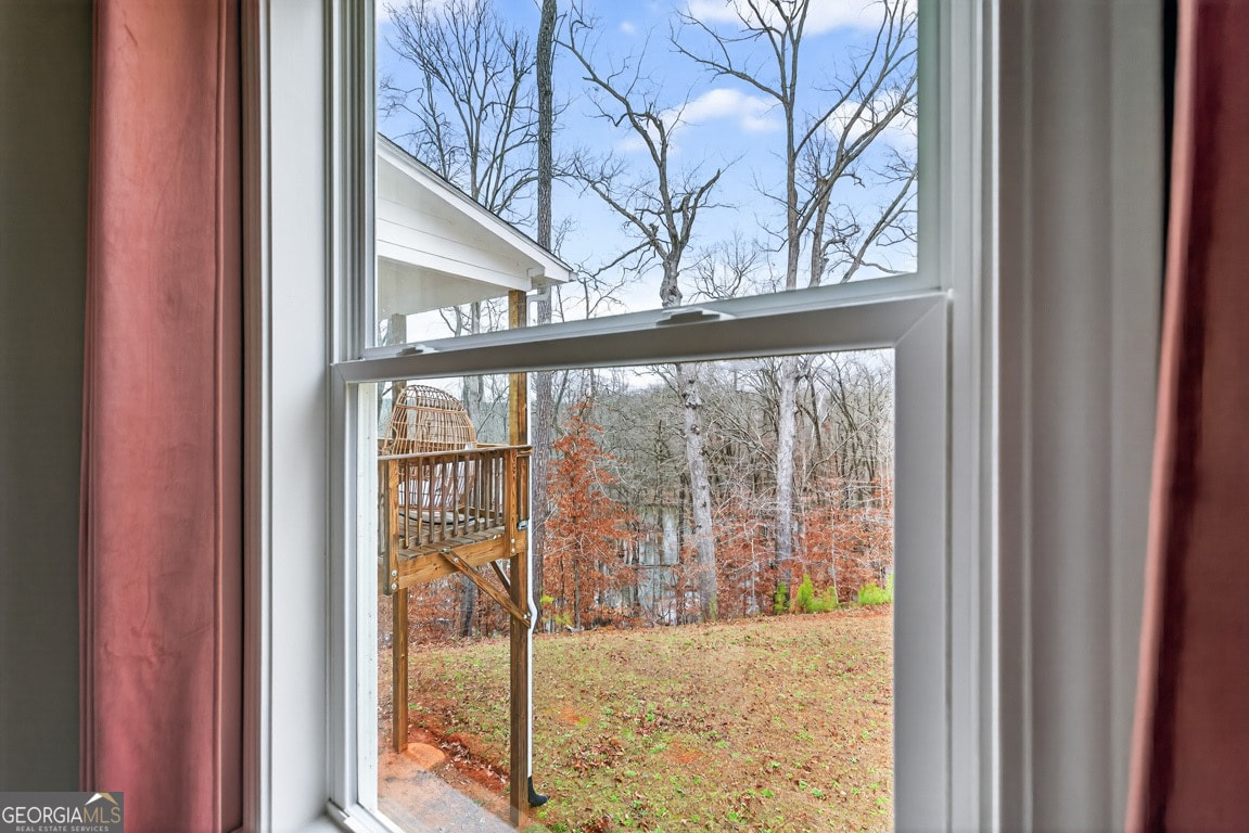 SUBTO in Covington GA ๐ฅ๐ฅ 5.75% Locked In Rate ๐ Master on Main + Basement ๐ Bonus Room + Media Room + Fireplace ๐ฌ NO Pre-approval or Credit Check ๐ซ - photo 23
