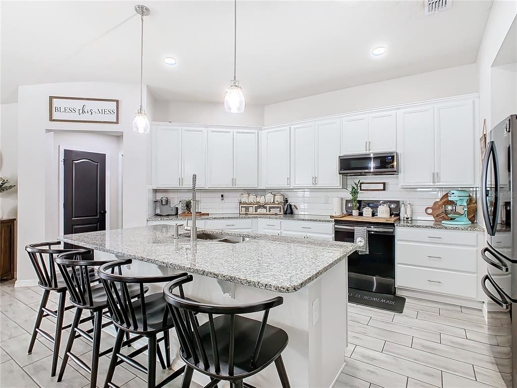 ๐ฅ๐ฅ SUBJECT-TO in Saint Cloud, FL ๐ฅ๐ฅ 5% Rate ๐ธ 4 Bed / 2 Bath 2019 Build ๐ก NO Bank, NO Pre-Approval ๐ Minutes to Lake Nona Medical City ๐ฅ MID-TERM RENTAL STAR โญ๏ธ - photo 4