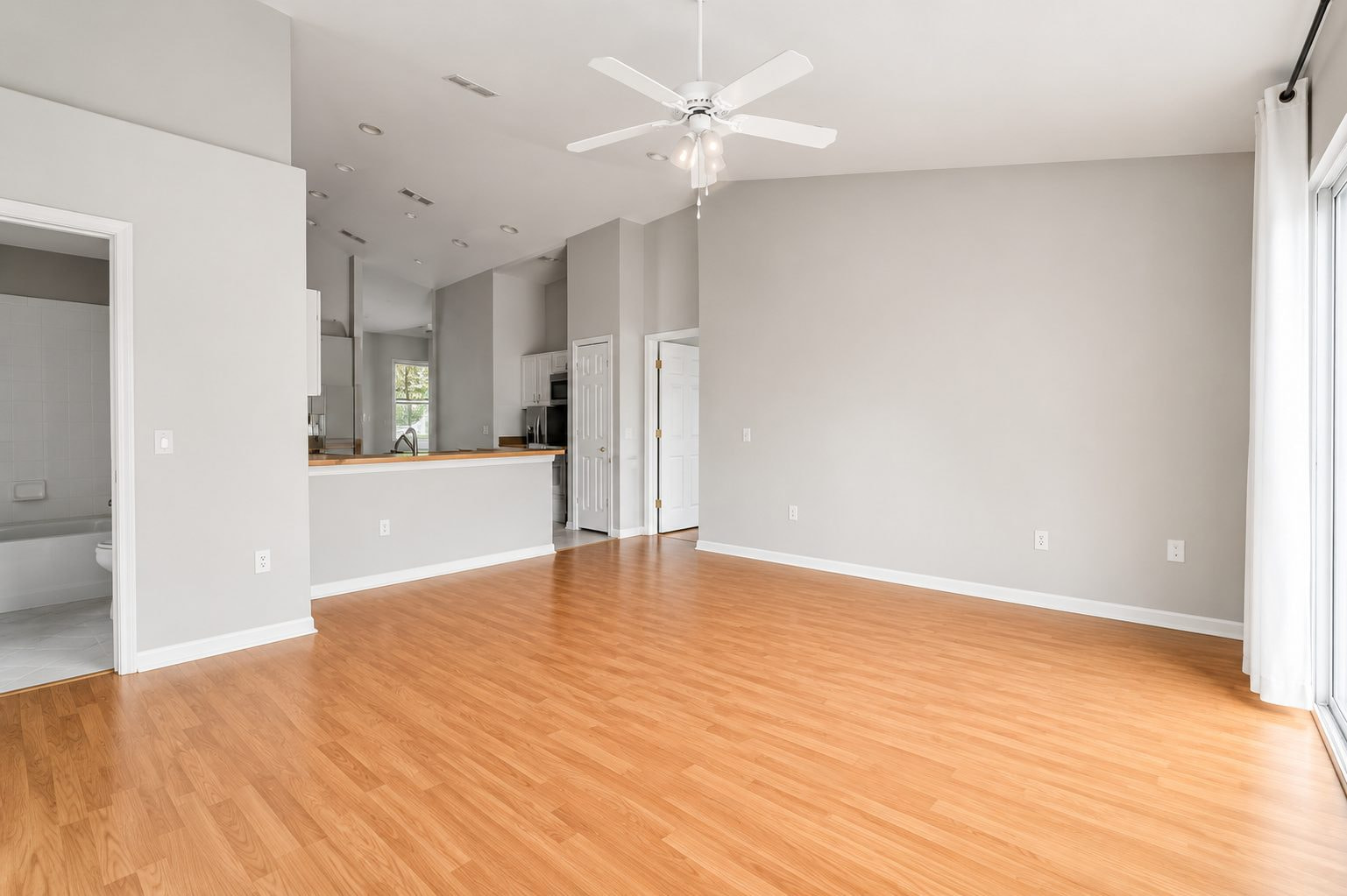 ๐ฅ Subject-To Deal in Riverview FL ๐ฅ๐ฅ Only $25k to Step In ๐ต 7.25% Financing Already in Place ๐ Single-Family with Fenced Yard ๐ก Low HOA Tampa Metro ๐๏ธ NO Pre-approval or Credit Check ๐ซ - photo 3