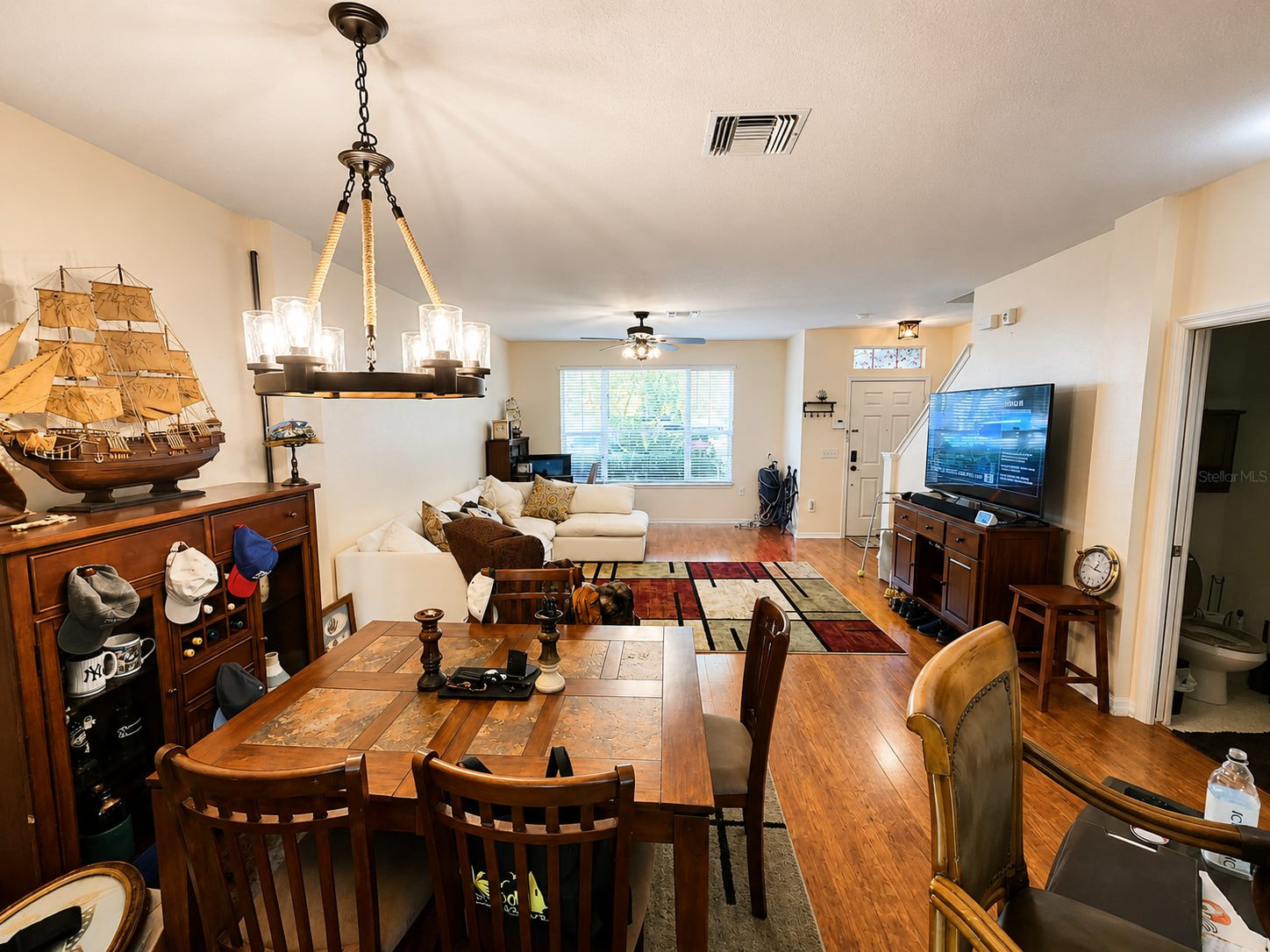 ๐ฅ Subject-To Deal in Valrico FL ๐ฅ๐ฅ Only $25k to Step In ๐ต 7.125% Financing Already in Place ๐ Low-Maintenance Tampa Metro Townhome ๐๏ธ NO Pre-approval or Credit Check ๐ซ - photo 2