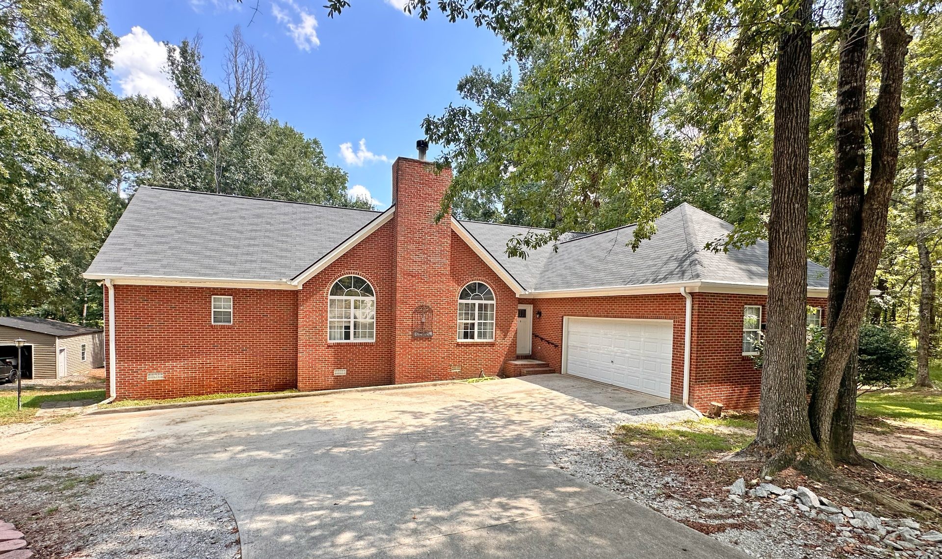 ๐ฅ Subject-To STR Money Maker in Eatonton GA ๐ฅ 4 Bed / 3 Bath, 2,560 sqft on Over an Acre ๐ก Up to $7,000/mo on Airbnb ๐ฐ Just $5k Down ๐ Private Lake Access Community ๐ค No Bank Qualifying ๐ซ - photo 15
