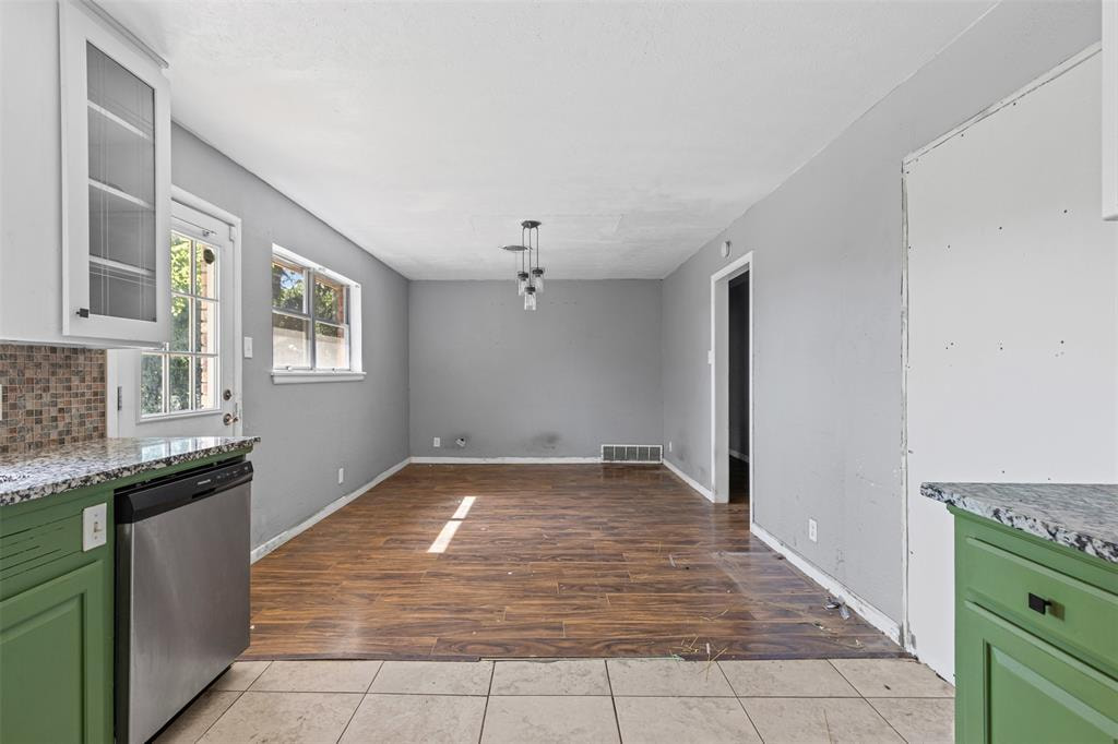 ๐ฅ Subject-To Deal in Richland Hills TX ๐ฅ๐ฅ Only 25K Down + CC to Step In ๐ต 3 Bed Brick Home in the Dallas / Fort Worth Metro ๐ NO Pre-approval or Credit Check ๐ซ - photo 34
