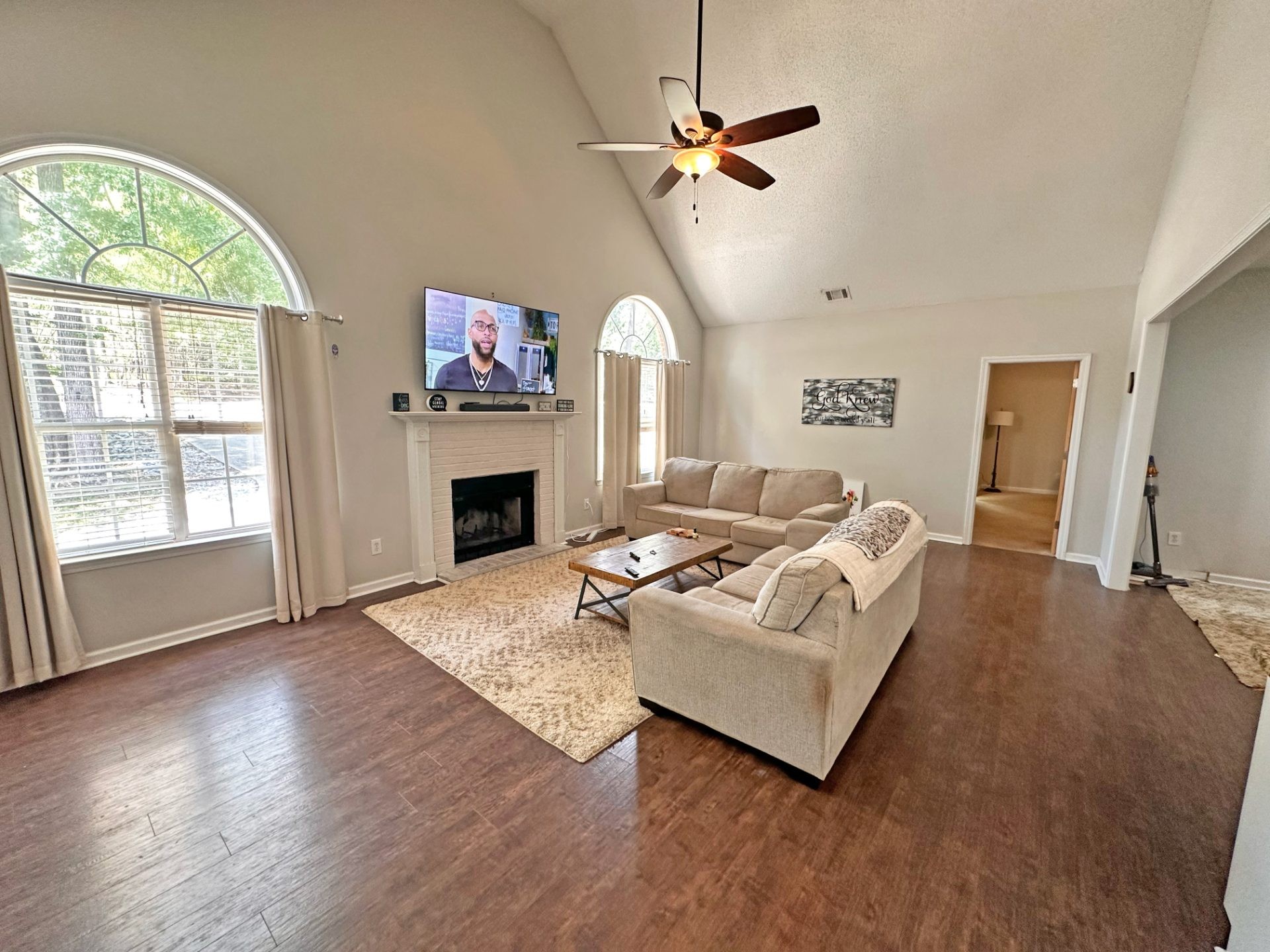 ๐ฅ Subject-To STR Money Maker in Eatonton GA ๐ฅ 4 Bed / 3 Bath, 2,560 sqft on Over an Acre ๐ก Up to $7,000/mo on Airbnb ๐ฐ Just $5k Down ๐ Private Lake Access Community ๐ค No Bank Qualifying ๐ซ - photo 2