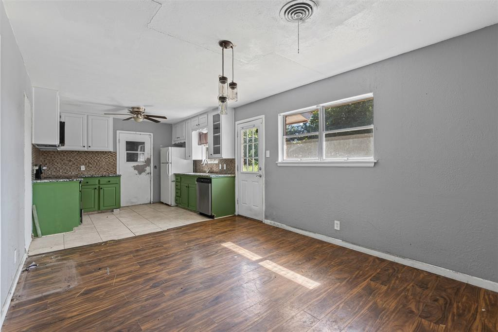 ๐ฅ Subject-To Deal in Richland Hills TX ๐ฅ๐ฅ Only 25K Down + CC to Step In ๐ต 3 Bed Brick Home in the Dallas / Fort Worth Metro ๐ NO Pre-approval or Credit Check ๐ซ - photo 2