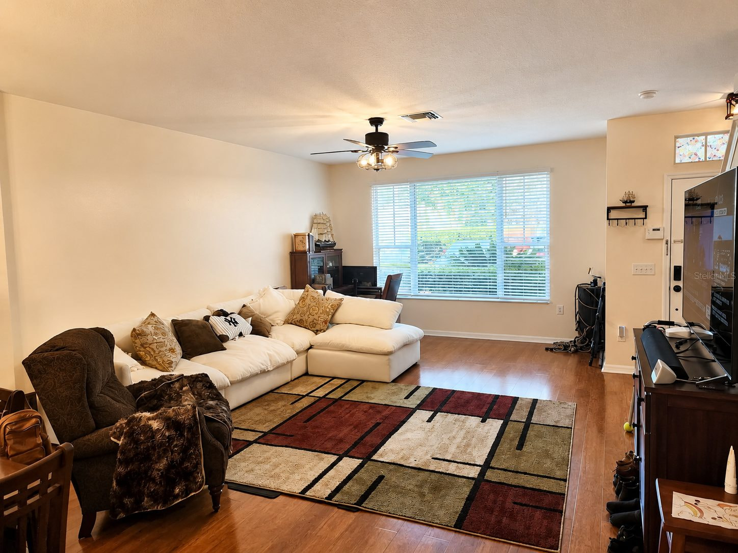 ๐ฅ Subject-To Deal in Valrico FL ๐ฅ๐ฅ Only $25k to Step In ๐ต 7.125% Financing Already in Place ๐ Low-Maintenance Tampa Metro Townhome ๐๏ธ NO Pre-approval or Credit Check ๐ซ - photo 3