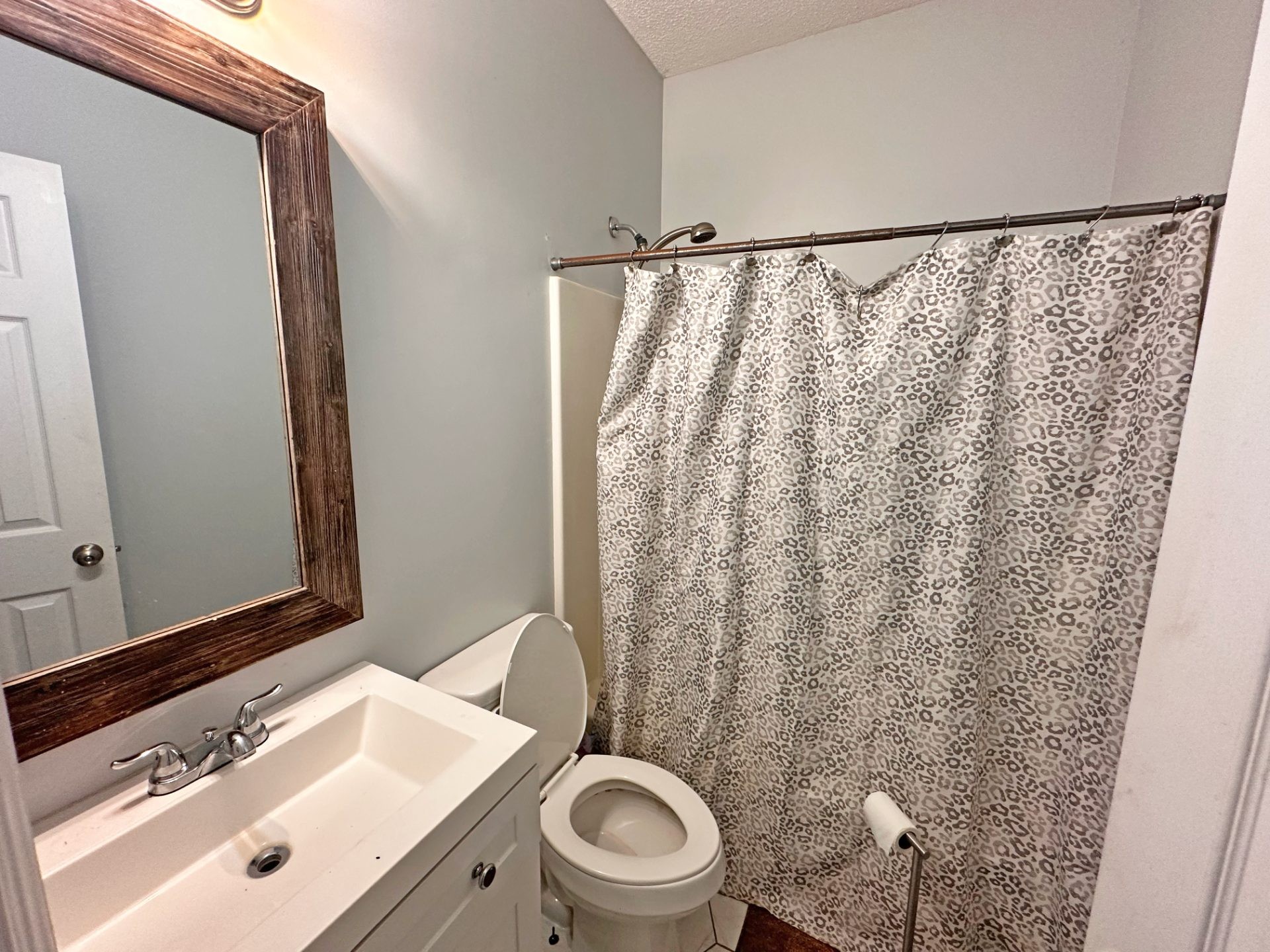 ๐ฅ Subject-To STR Money Maker in Eatonton GA ๐ฅ 4 Bed / 3 Bath, 2,560 sqft on Over an Acre ๐ก Up to $7,000/mo on Airbnb ๐ฐ Just $5k Down ๐ Private Lake Access Community ๐ค No Bank Qualifying ๐ซ - photo 16