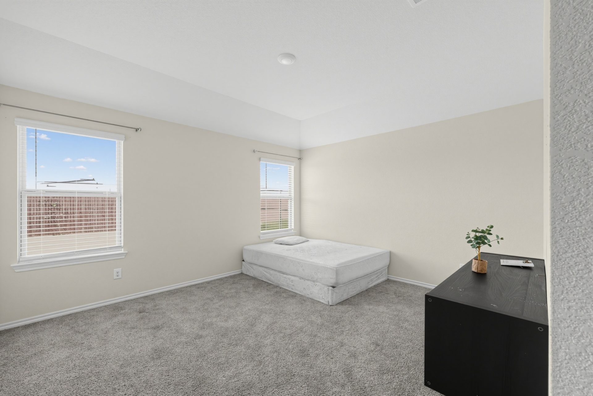 ๐ฅ๐ฅ SUBJECT-TO in Denton, TX ๐ฅ๐ฅ Brand New 3 Bed / 2 Bath ๐๏ธ Step Into CRAZY 4.9% Rate ๐ Just $15k Down ๐ธ NO Bank, NO Pre-Approval ๐ - photo 3