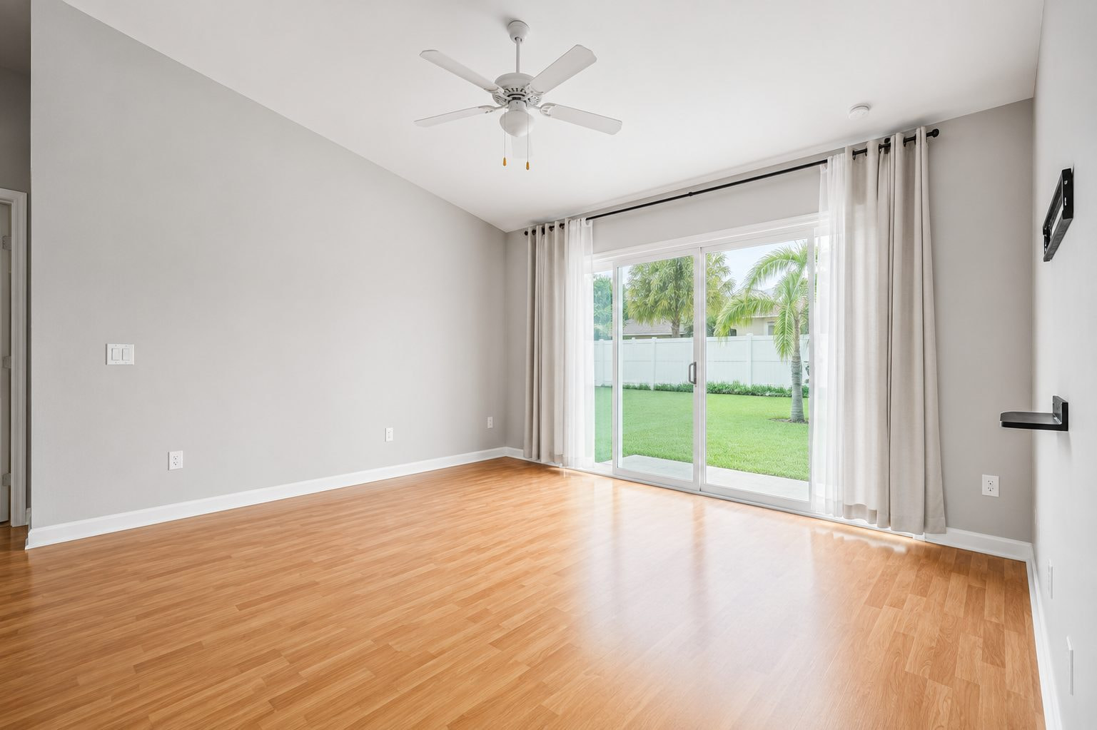 ๐ฅ Subject-To Deal in Riverview FL ๐ฅ๐ฅ Only $25k to Step In ๐ต 7.25% Financing Already in Place ๐ Single-Family with Fenced Yard ๐ก Low HOA Tampa Metro ๐๏ธ NO Pre-approval or Credit Check ๐ซ - photo 5