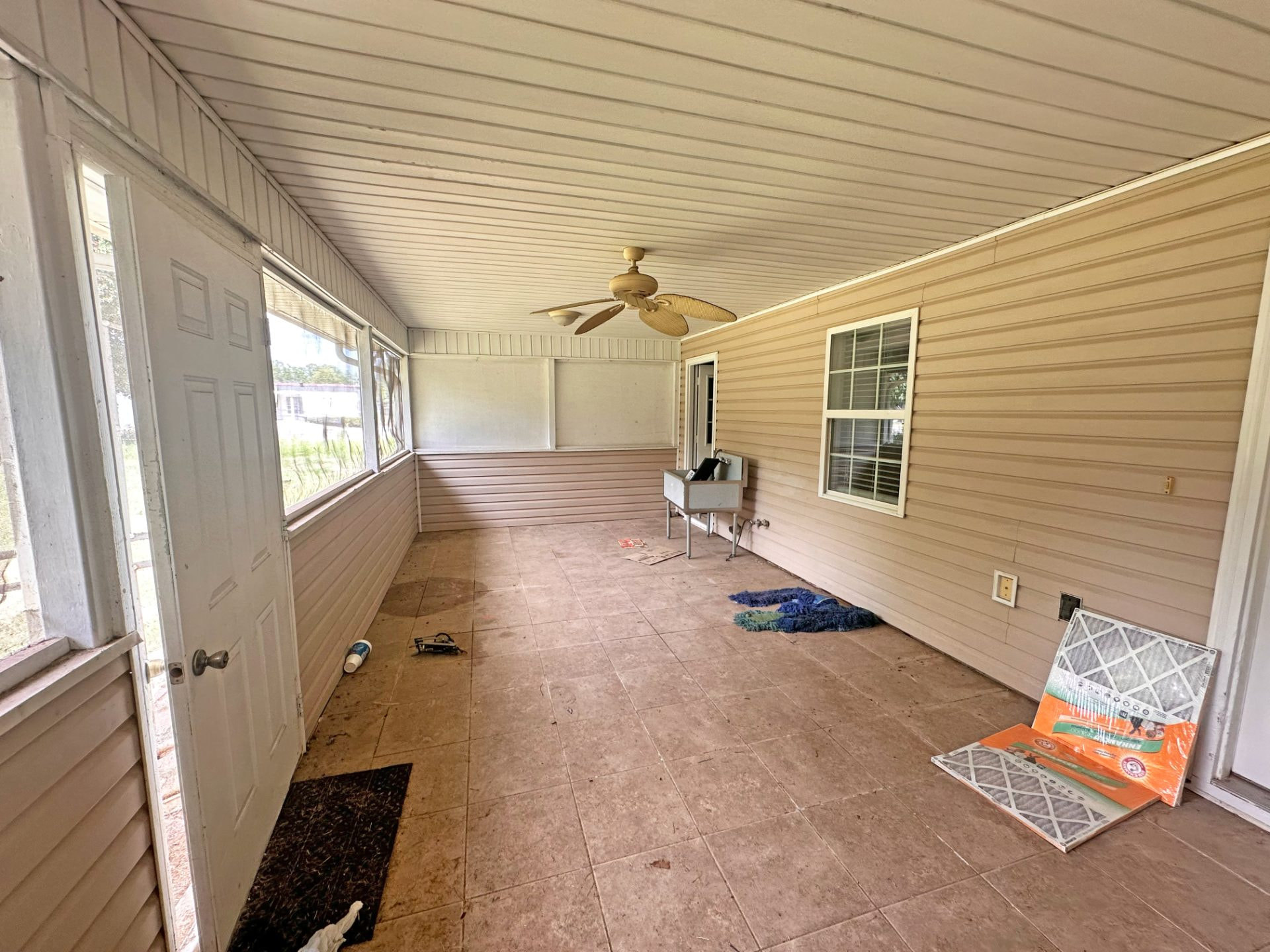 SUBTO in Warner Robins GA ๐ฅ๐ฅ Near Robins AFB ๐ช 4 Bed on Half Acre ๐ฟ Screened Porch + Privacy Fence ๐ก NO Pre-approval or Credit Check ๐ซ - photo 4