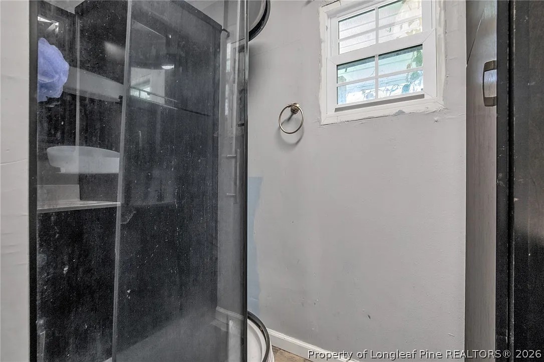 ๐ฅ Subject-To Co-Living Cash Cow in Lumberton NC ๐ฅ๐ฅ Massive 5 Bed / 3.5 Bath, 3,032 sqft on Over an Acre ๐ก Just $9k Down ๐ Oversized Workshop + Sunroom ๐ ๏ธ No Bank Qualifying, No Credit Check ๐ซ - photo 16