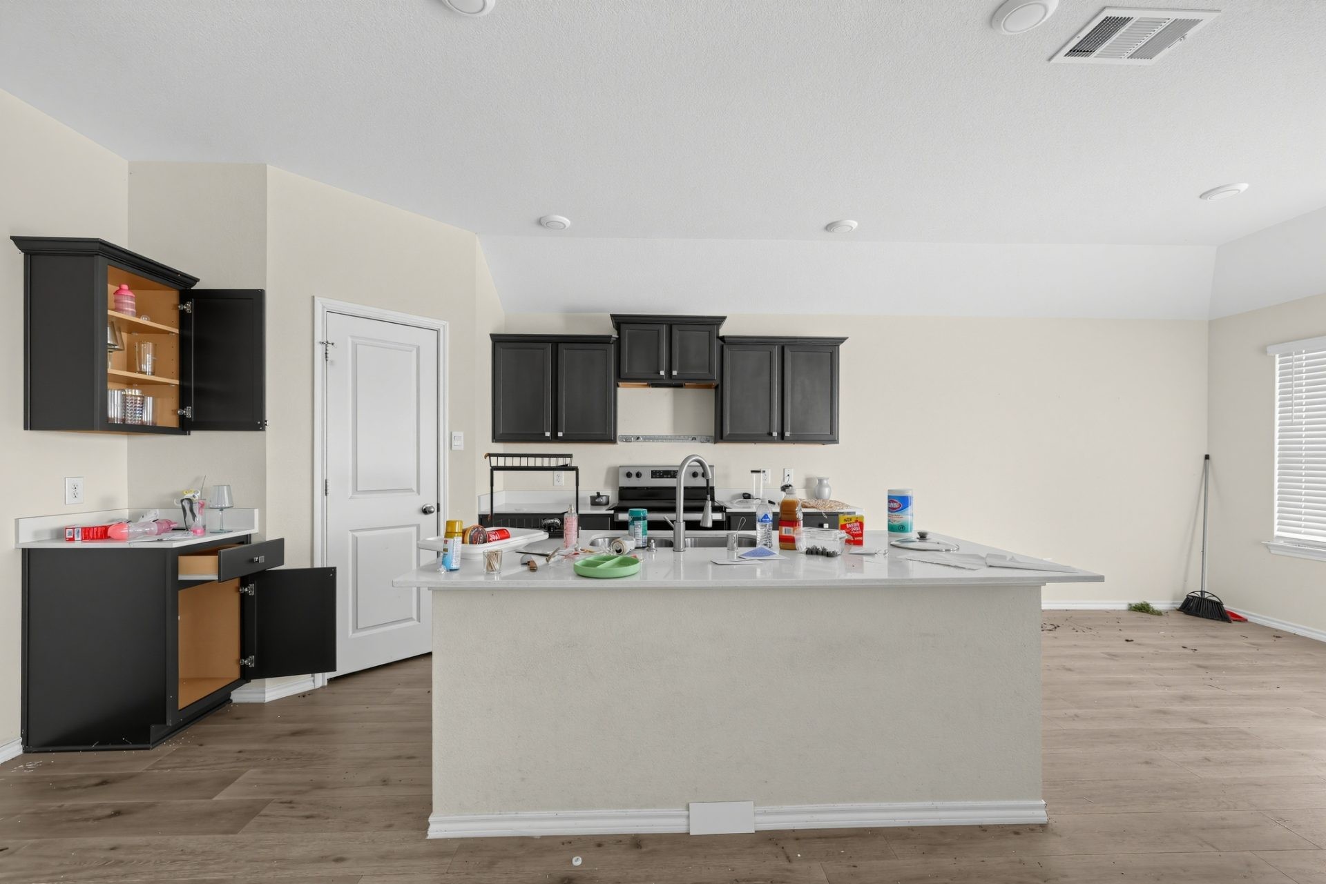๐ฅ๐ฅ SUBJECT-TO in Denton, TX ๐ฅ๐ฅ Brand New 3 Bed / 2 Bath ๐๏ธ Step Into CRAZY 4.9% Rate ๐ Just $15k Down ๐ธ NO Bank, NO Pre-Approval ๐ - photo 9