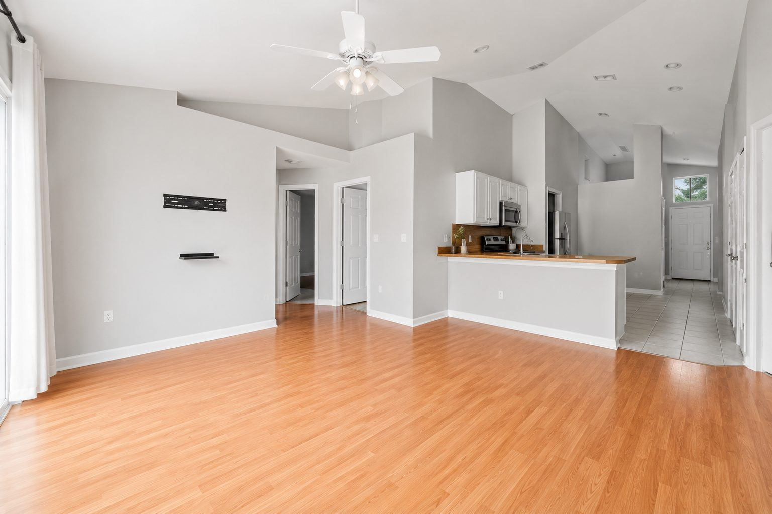 ๐ฅ Subject-To Deal in Riverview FL ๐ฅ๐ฅ Only $25k to Step In ๐ต 7.25% Financing Already in Place ๐ Single-Family with Fenced Yard ๐ก Low HOA Tampa Metro ๐๏ธ NO Pre-approval or Credit Check ๐ซ - photo 8