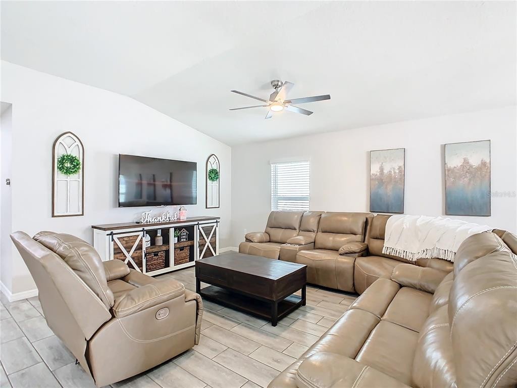 ๐ฅ๐ฅ SUBJECT-TO in Saint Cloud, FL ๐ฅ๐ฅ 5% Rate ๐ธ 4 Bed / 2 Bath 2019 Build ๐ก NO Bank, NO Pre-Approval ๐ Minutes to Lake Nona Medical City ๐ฅ MID-TERM RENTAL STAR โญ๏ธ - photo 2