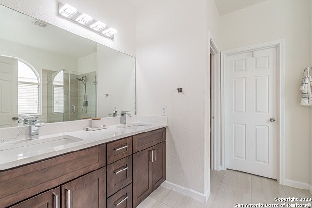 ๐ก SUBJECT-TO in Converse, TX ๐ฅ๐ฅ 4 Bed / 3 Bath, 2,666 Sqft ๐ Take Over the Existing Financing ๐ No Bank, No New Loan ๐ฐ Built to Cash Flow by the Room ๐๏ธ Minutes to Randolph AFB ๐ต Only 5% Down - photo 4