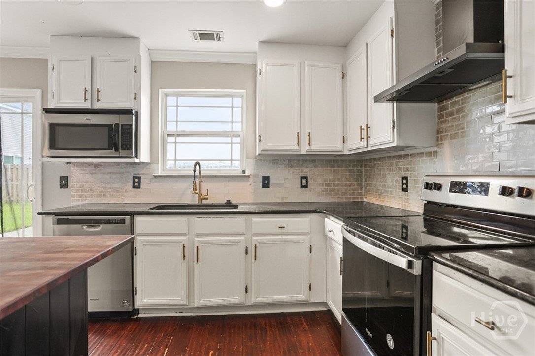 ๐ก SUBJECT-TO in Savannah GA ๐ฅ๐ฅ 5 Bed / 3 Bath, 3,236 Sqft ๐ STR CASH COW ๐ฎ ๐ธ Take Over the Existing Financing ๐ No Bank, No New Loan ๐ณ Move-In Ready Near the Ports ๐ต Only 7% Down - photo 3