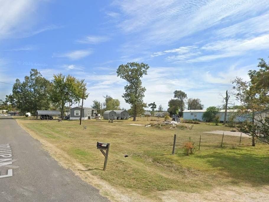 147 E Walnut, Onalaska, TX 77360 land lot - photo 4